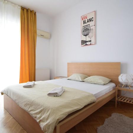 Resedinta Lui Calin - Calea Victoriei Near Royal Palace Bukarest Eksteriør billede