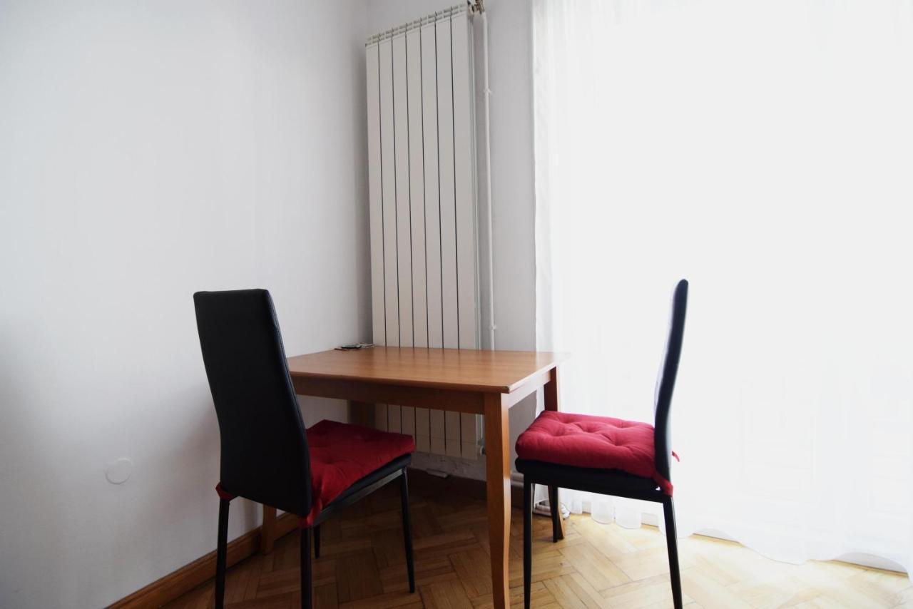 Resedinta Lui Calin - Calea Victoriei Near Royal Palace Bukarest Eksteriør billede