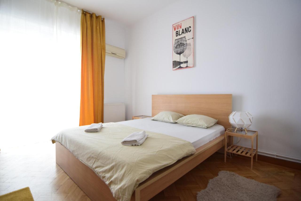 Resedinta Lui Calin - Calea Victoriei Near Royal Palace Bukarest Eksteriør billede